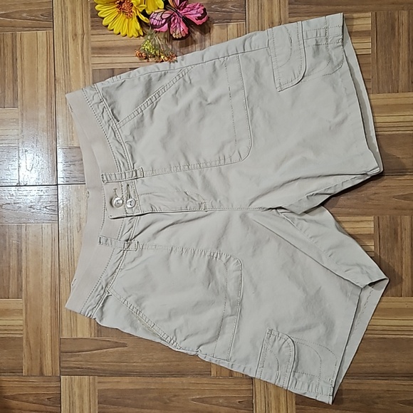 LEE relaxed fit khaki shorts - Picture 2 of 12